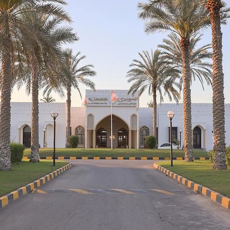 Capital O133 Al Sawadi Beach Resort & Spa Barka Exterior photo