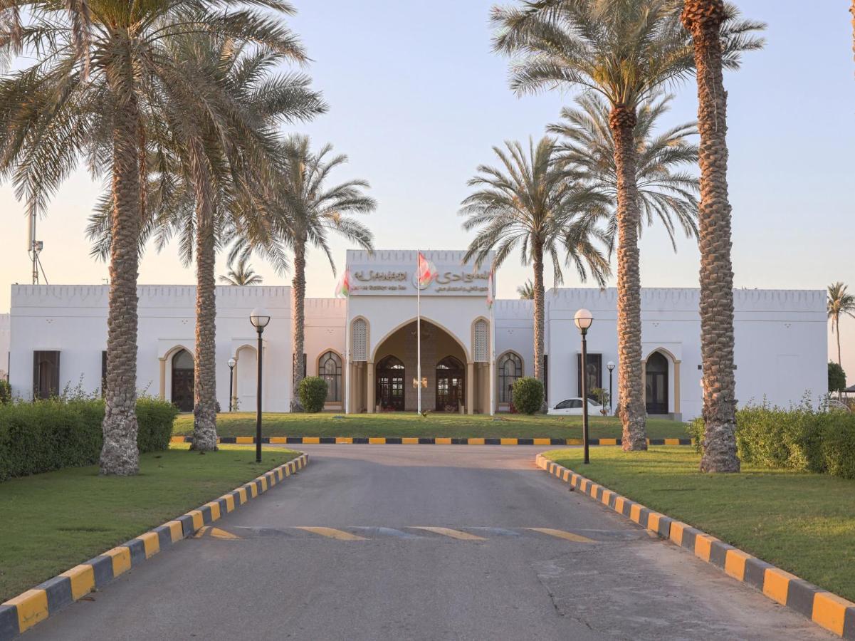 Capital O133 Al Sawadi Beach Resort & Spa Barka Exterior photo
