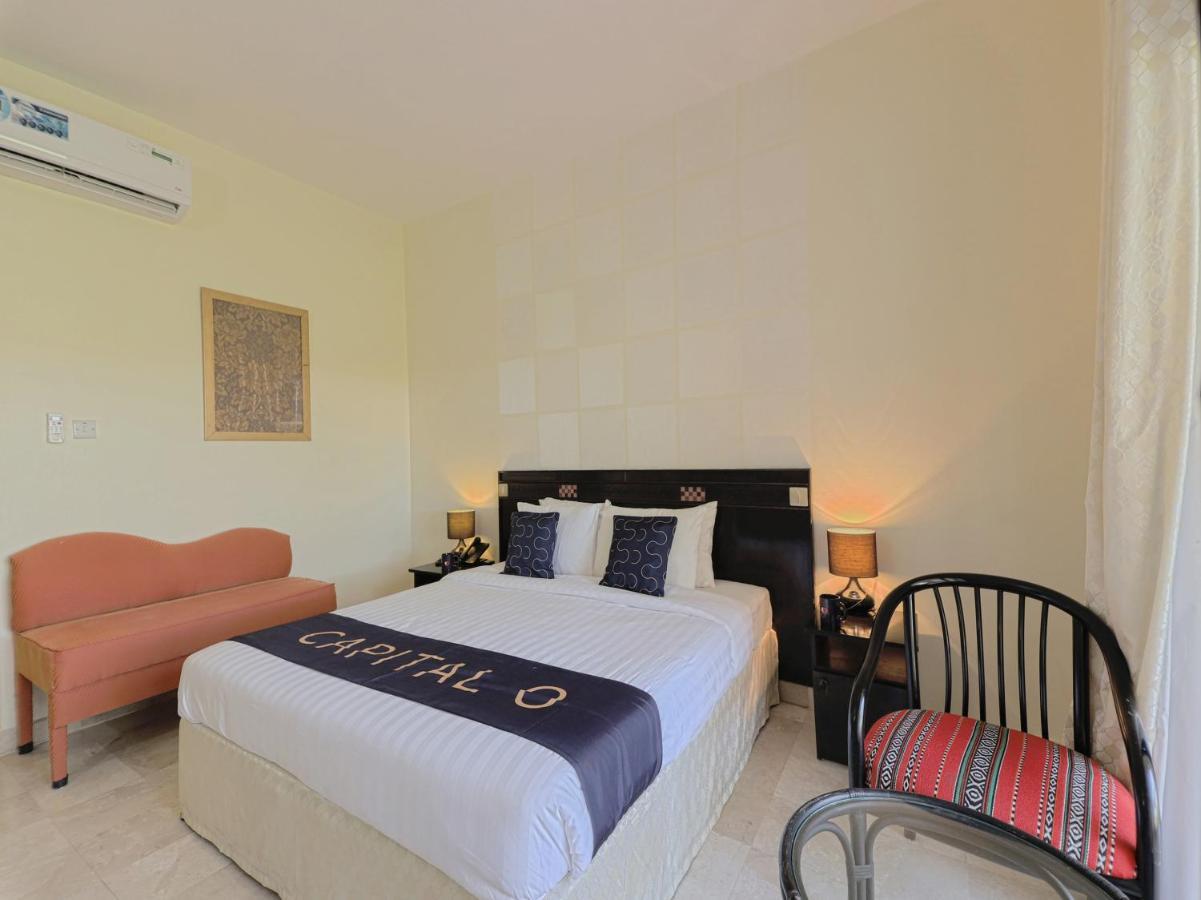 Capital O133 Al Sawadi Beach Resort & Spa Barka Exterior photo