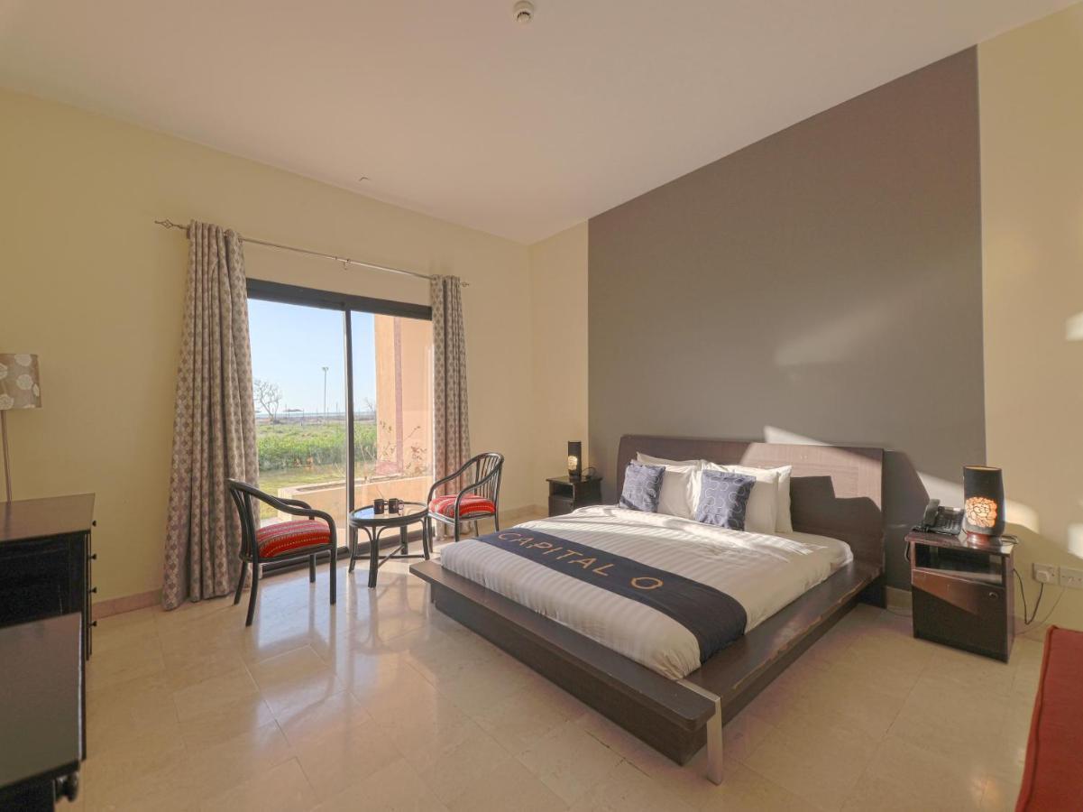 Capital O133 Al Sawadi Beach Resort & Spa Barka Exterior photo