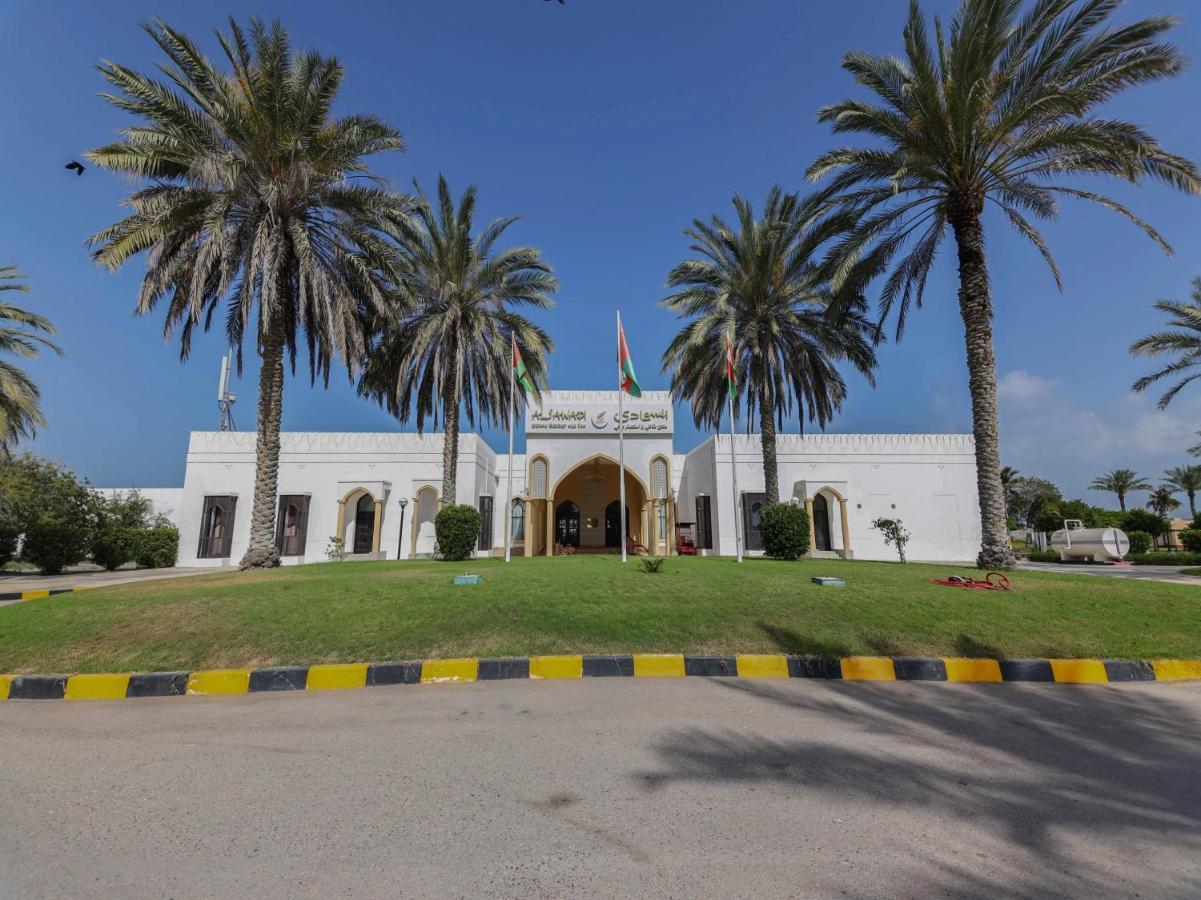 Capital O133 Al Sawadi Beach Resort & Spa Barka Exterior photo
